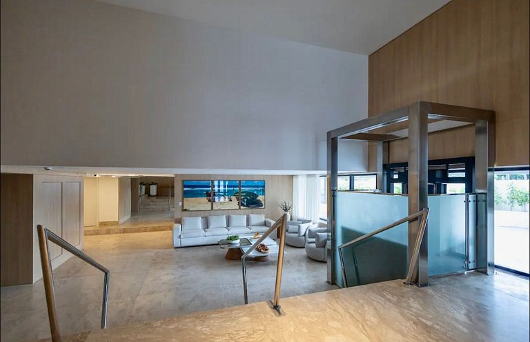 SM1209 Beach Front 2 bedrooms - with parking
