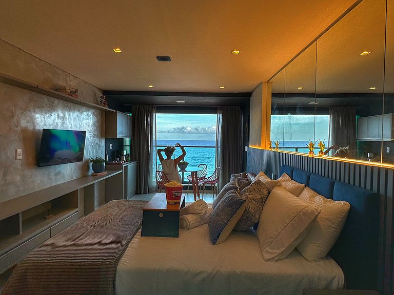ART1004 Beach front perfect studio