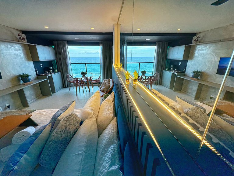 ART1004 Beach front perfect studio