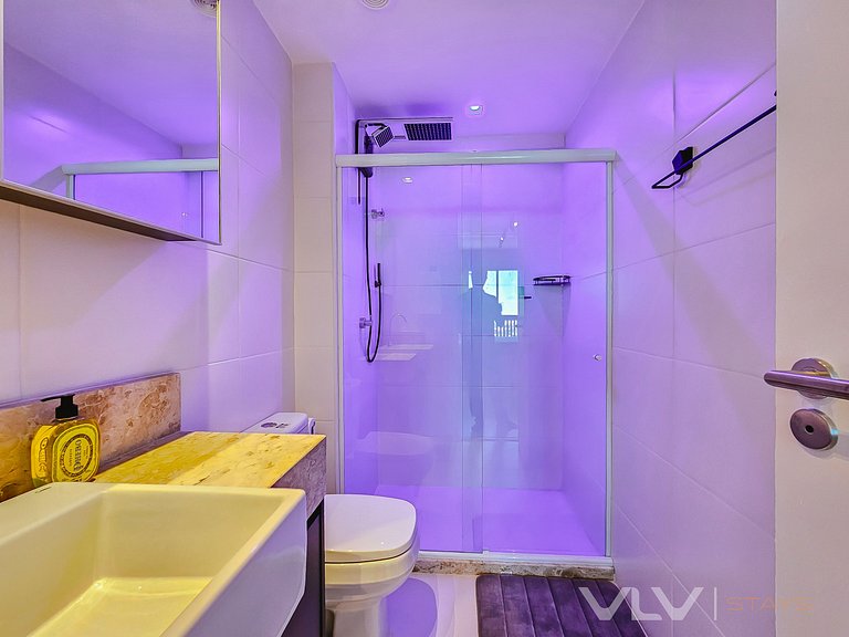 SM1104 Vista lateral Mar 2 quartos by VLV Stays
